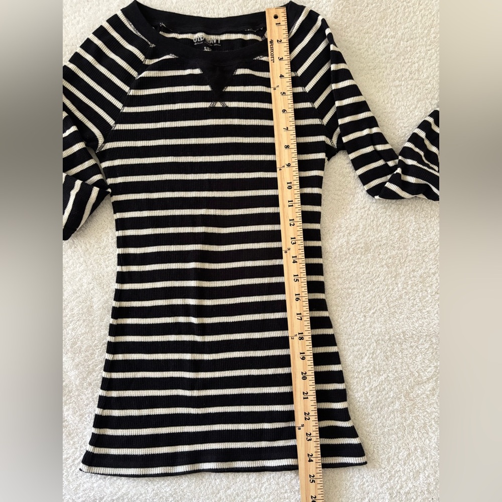 Old Navy Women’s Long Sleeve Striped Shirt - Picture 6 of 7